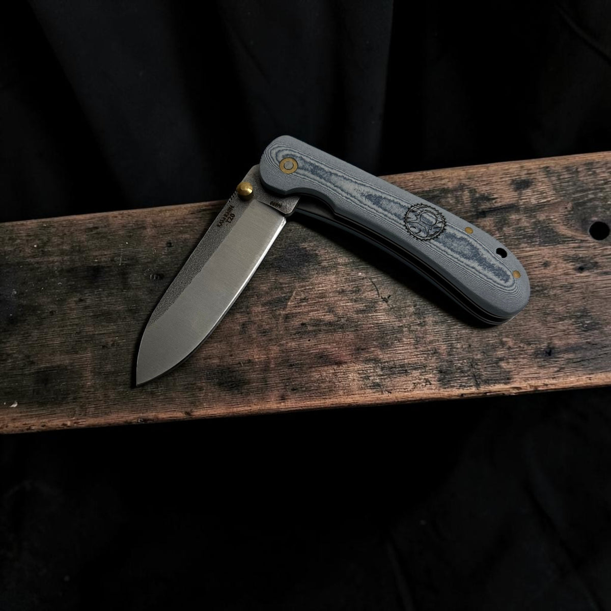 Gri Dekoratif Kapalı Çakı – Model 22