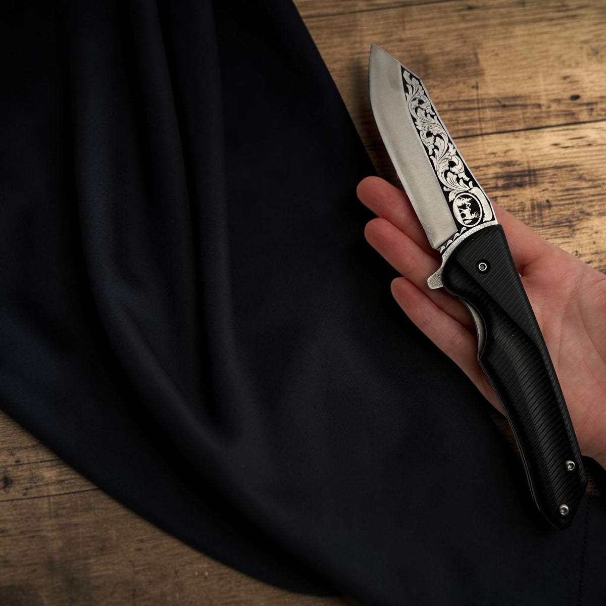 Siyah Saplı Desenli Katlanır Çakı – Model 44