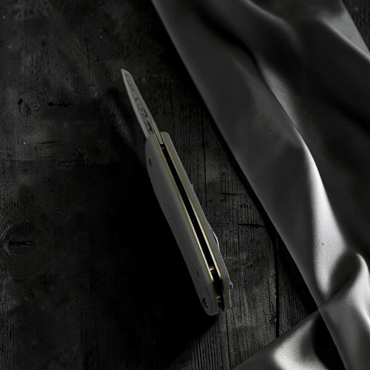 Gri Saplı Desenli Katlanır Çakı – Model 6