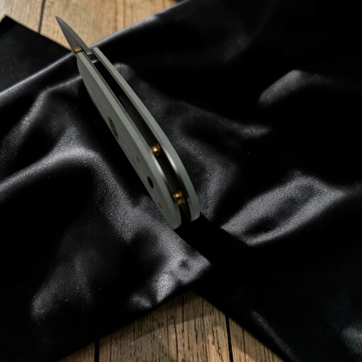 Beyaz Dekoratif Kapalı Çakı – Model 23
