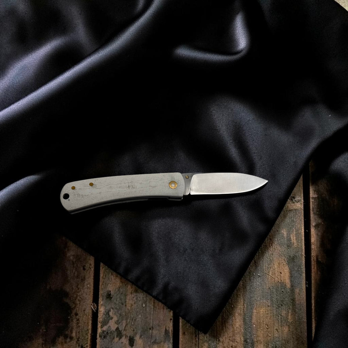 Beyaz Metalik Görünümlü Katlanır Çakı – Model 27
