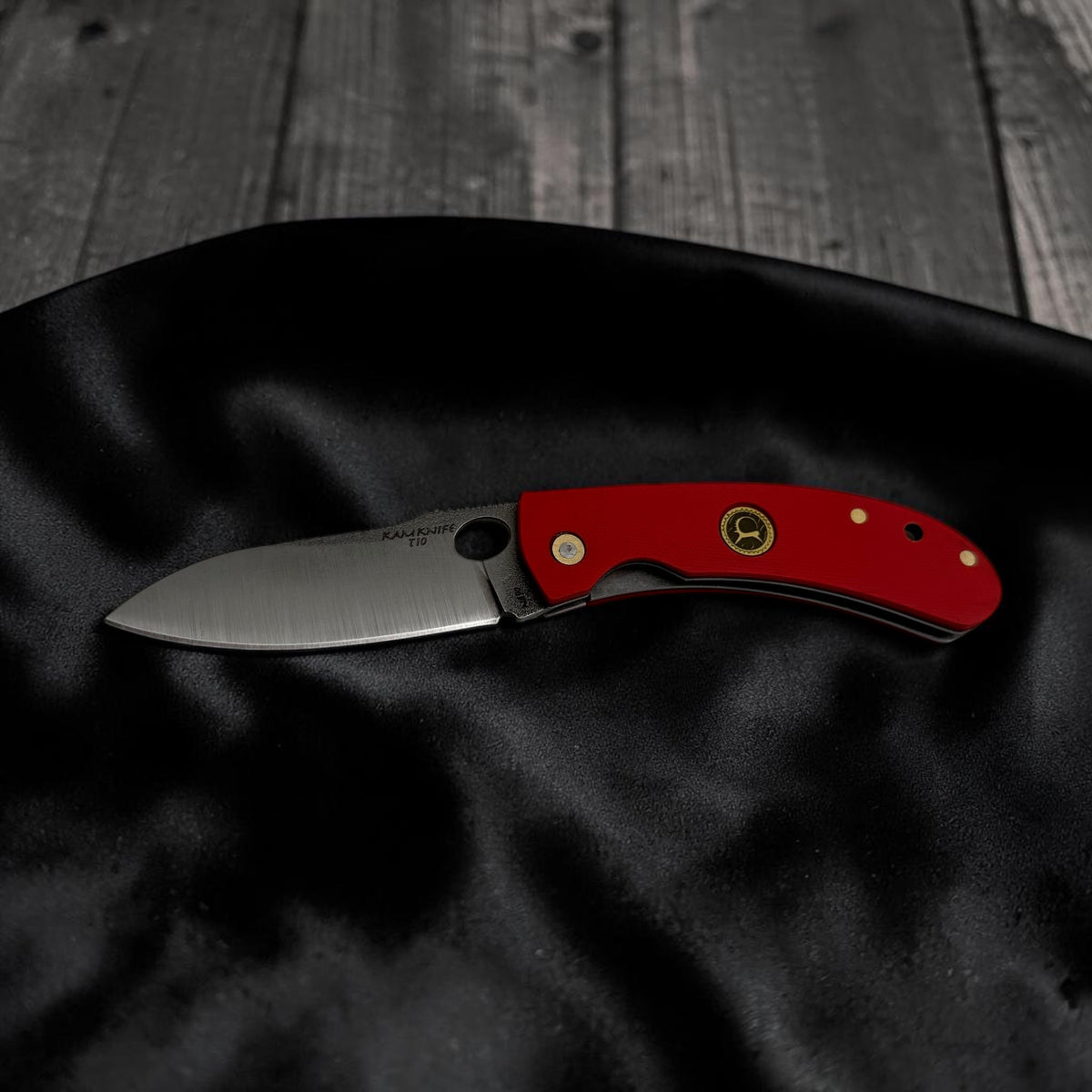 Kırmızı Saplı Modern Katlanır Çakı – Model 32