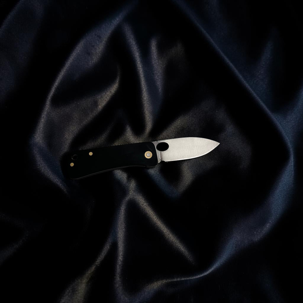 Siyah Minimal Katlanır Çakı – Model 18