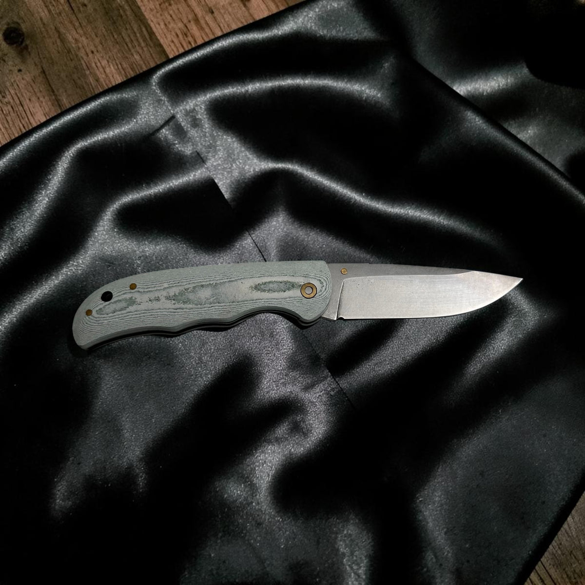 Beyaz Dekoratif Kapalı Çakı – Model 23
