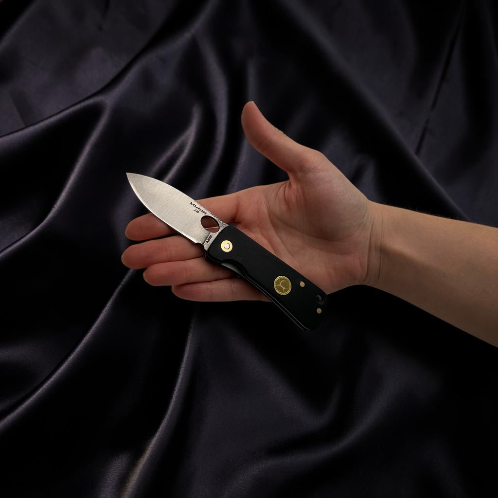 Siyah Minimal Katlanır Çakı – Model 18