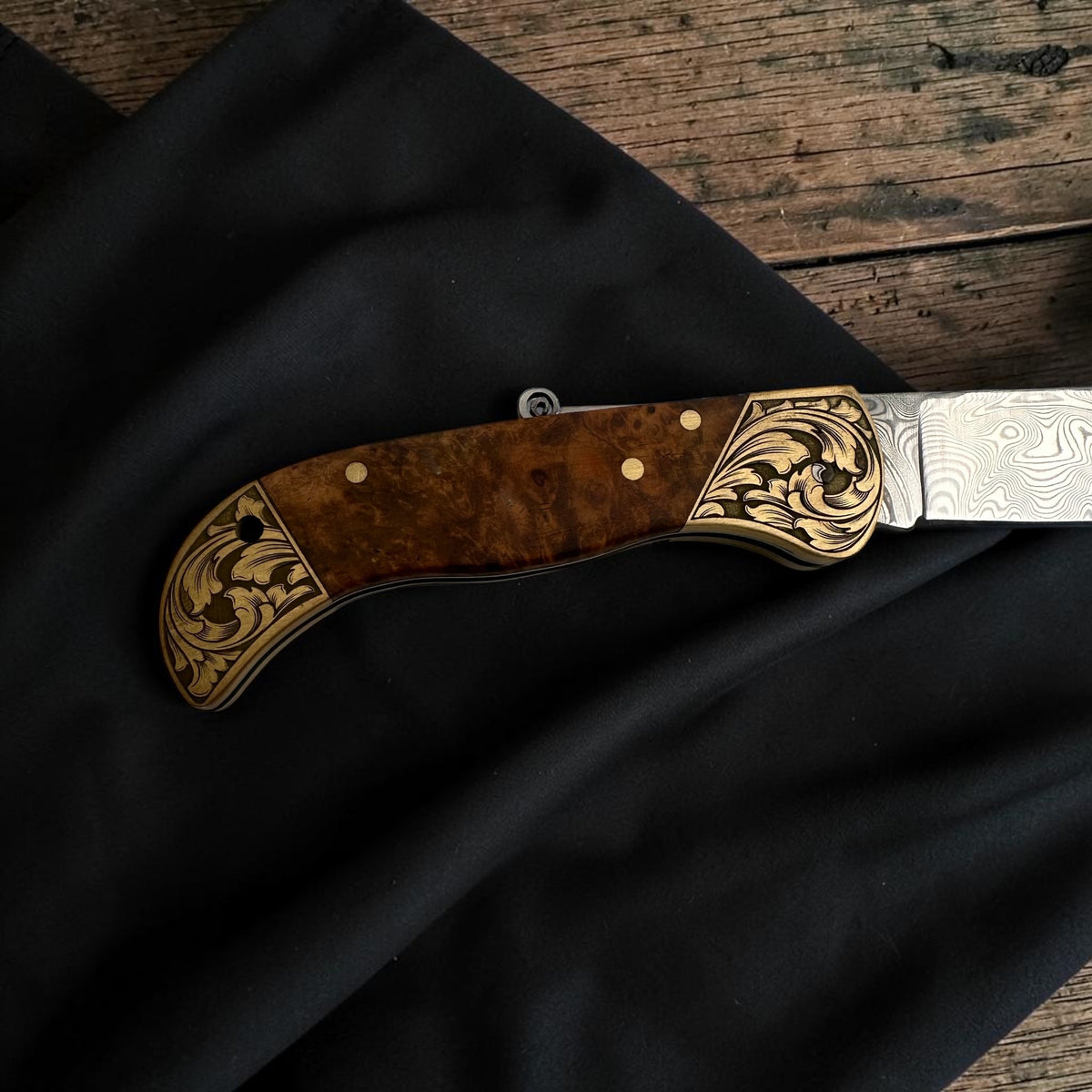 Kabartma Görünümlü Koleksiyonluk Çakı – Model 15