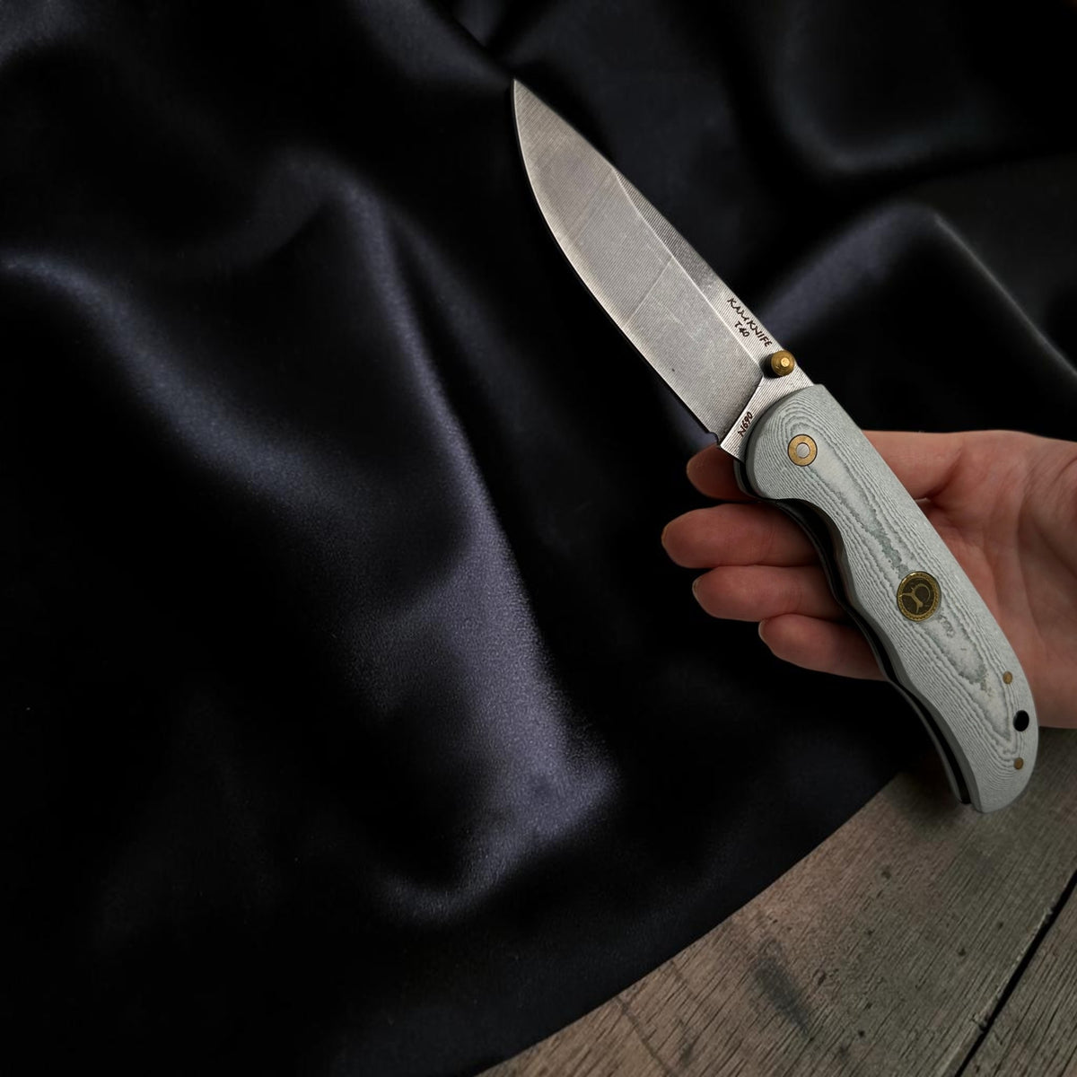 Beyaz Dekoratif Kapalı Çakı – Model 23