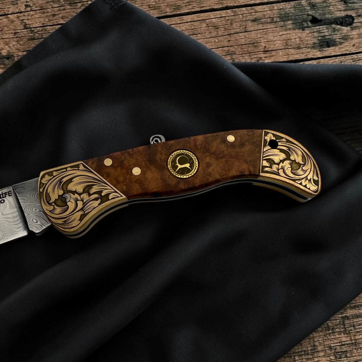 Kabartma Görünümlü Koleksiyonluk Çakı – Model 15